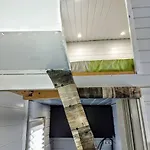 Tiny White 布加勒斯特