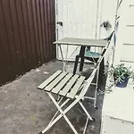 Tiny White Bucarest