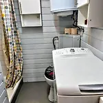 Tiny White * 布加勒斯特