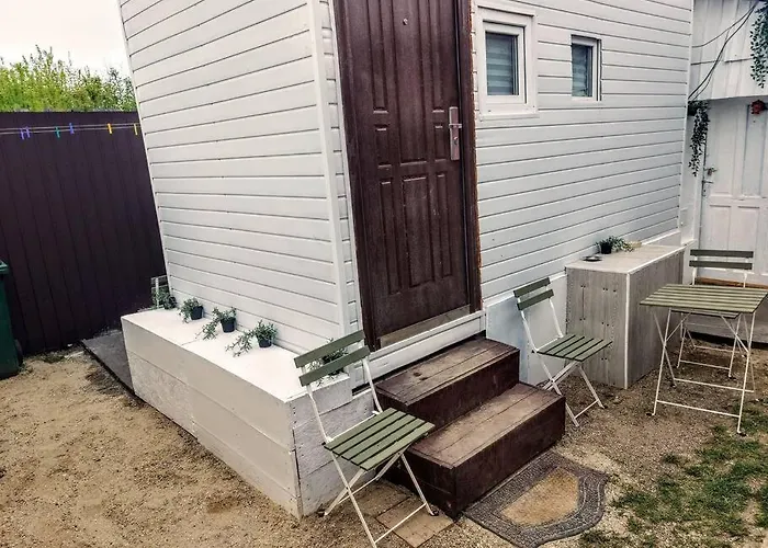 Tiny White Apartment *